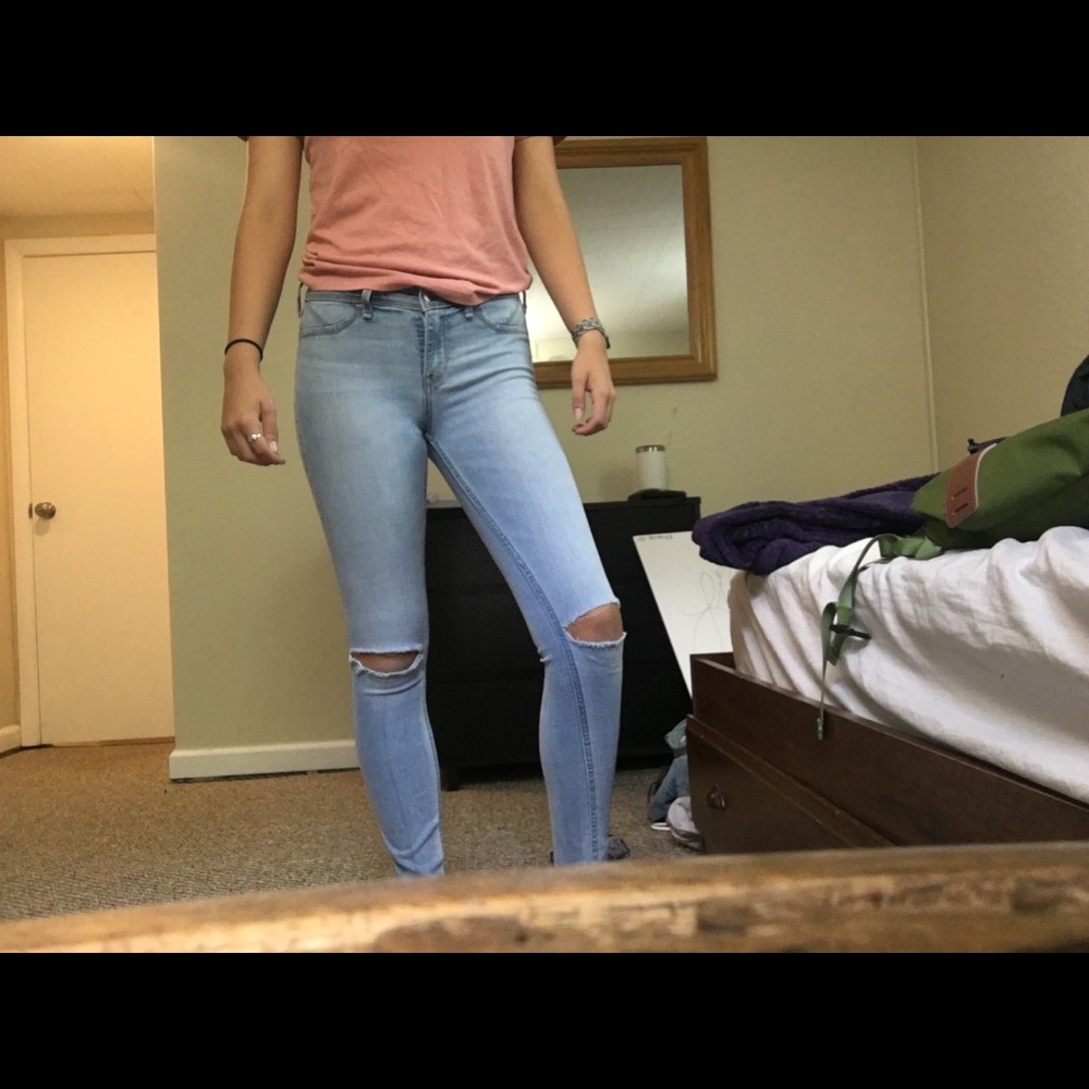 Hollister ripped knee jeans